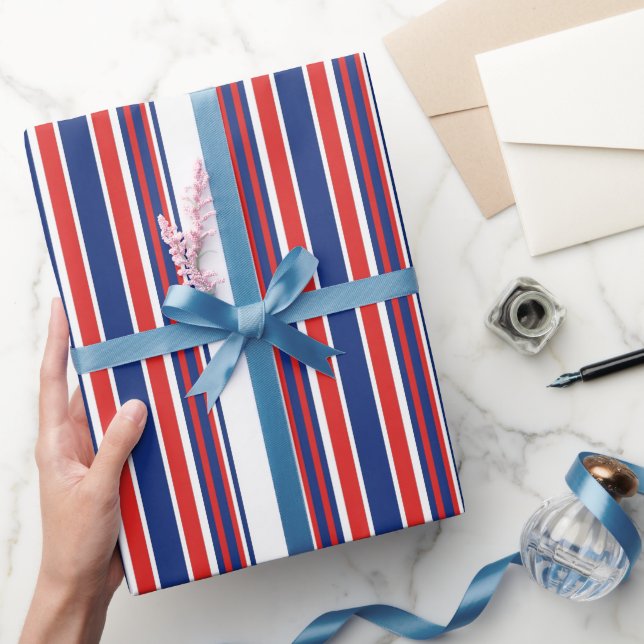 Papel De Presente Padrão de Listras Verticais Vermelhas Brancas e Az (Presentear)