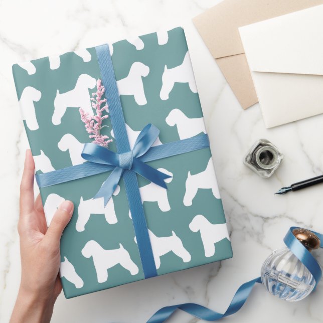 Papel De Presente Padrão de Silhouettes de Terrier, com revestimento (Presentear)