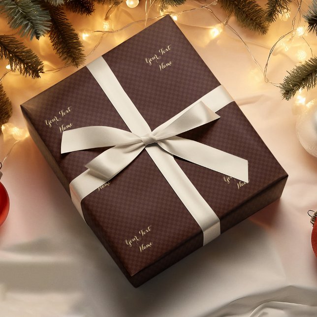 Papel De Presente Padrão de Verificação Marrom Moderno de Script Dou (Custom Faux Gold Script Modern Brown Check Pattern Wrapping Paper)