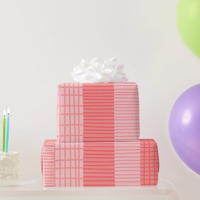 Papel De Presente Padrão Finlandês de Faixa de Patches em Rosa Esbra (Presentes para festas)