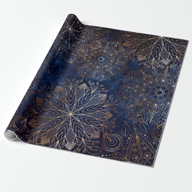 Papel De Presente Padrão Floral de Mandala Azul Escuro e Dourado ele (Desenrolado)