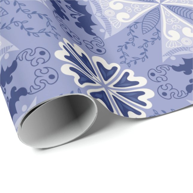 Papel De Presente Padrão geométrico intrincado azul e branco (Ponta do rolo)