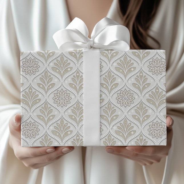 Papel De Presente Padrão Quatrefoil Bege e Branco Brilhante (Criador carregado)