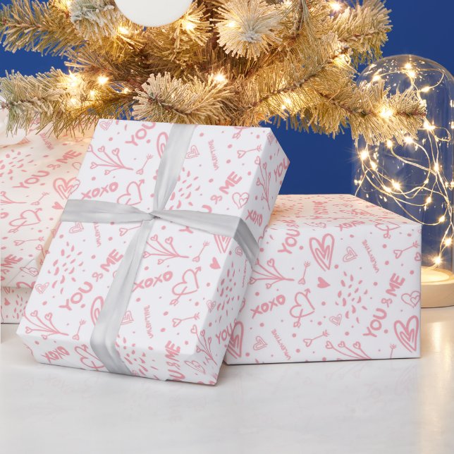Papel De Presente Padrão Romântico Você E Eu. Rosa Pálido Sobre Bran (Feriados)
