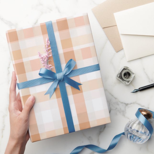 Papel De Presente Padrão Xadrez Rosa Claro Gingham em Branco e Pêsse (Presentear)