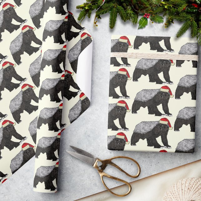 Papel De Presente Papais noeis de Badass de Mel de Natal (Christmas honey badger wearing a santa hat pattern badass wild animal holiday wrapping paper)