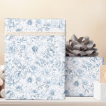 Papel De Presente Papel de embrulhamento floral a azul de Chinoiseri<br><div class="desc">Envolva seus presentes em elegância de eterno com este empoeirado papel floral de embalagem de chinoiserie azul, com flores de vintage desenhadas manualmente em uma paleta de cores de porcelana mole. Inspirado pela tradicional cerâmica azul e branca, este design versátil é perfeito para chás de fraldas, presentes de noiva, Dia...</div>