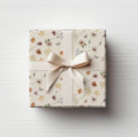 Papel De Presente Papel de empacotamento das flores de boho<br><div class="desc">Este na moda e elegante Livro de Flores de Boho contém lindas flores de aquarela pintadas manualmente,  organizadas em um padrão adorável. Encontre itens correspondentes na Coleção de Casamentos de Boho Wildflower.</div>