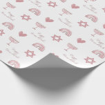 Papel De Presente Papel de mola Hanukkah, cor-de-água rosa<br><div class="desc">Esta Estrela de Água Rosa do David Wrapping Paper apresenta um padrão de corações,  arco-íris e Estrela de David. É o papel perfeito para Hanukkah.</div>