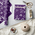 Papel De Presente Papel Violeta de Moldagem com Corações Brancos<br><div class="desc">Papel Violeta de Molho com Corações Brancos.</div>