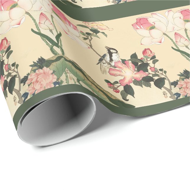 PAPEL DE PRESENTE PÁSSARO PEQUENO COM ROSAS PINK E FLORES DE LÓTUS (Ponta do rolo)