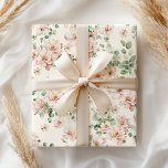 Papel De Presente Pastel Rosa Rosa Bridal Floral<br><div class="desc">Embalagem de presente floral suave. Veja nossa linha de cheio de produtos de plástico de presentes em nossa loja Zazzle.</div>