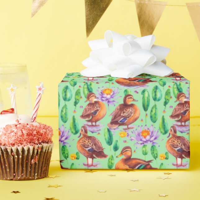 Papel De Presente Patos De Teal De Asas Azuis Num Padrão Marsh (Festa de aniversário)