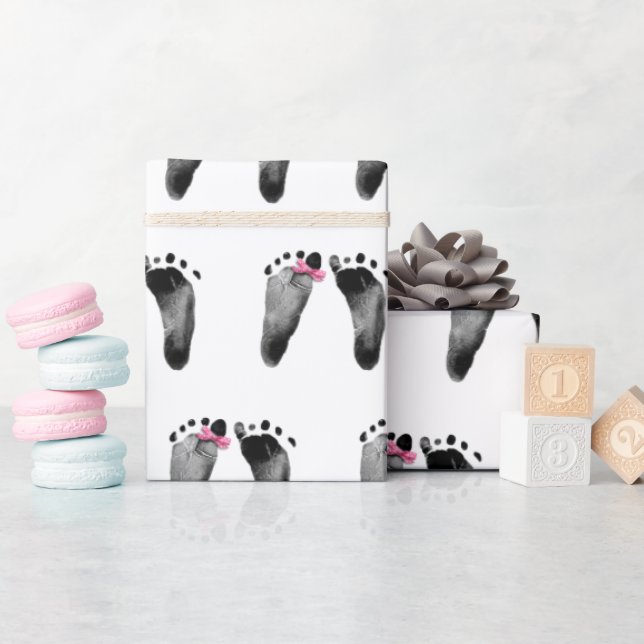 Papel De Presente Pegadas de Menina com Laço Rosa (Chá de bebê)