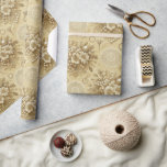 Papel De Presente Pérolas Florais Tradicionais e Casamento de Locais<br><div class="desc">Comemore em elegância eterno com este tradicional papel de embrulho de casamento. Apresentando delicadas pérolas, intrincados motivos de renda e sotaques florais românticos em um fundo amarelo macio, essa design expele sofisticação e charme. Perfeito para casamentos, aniversários, chás de panela, ou qualquer ocasião romântica, este papel de embrulho adiciona um...</div>
