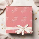 Papel De Presente Pêssego de Coral Cor Sólida - O Sr. e a Sra. Weddi<br><div class="desc">Uma bela cor com fontes chic faz uma declaração para um favor de recepção. Isso seria perfeito para recepções e festas de aniversário. Os itens são mais fáceis de personalizar quando você substitui todos os textos e fotos primeiro. Se a sua arte ainda precisar ser ajustada, clique no botão Personalizar...</div>
