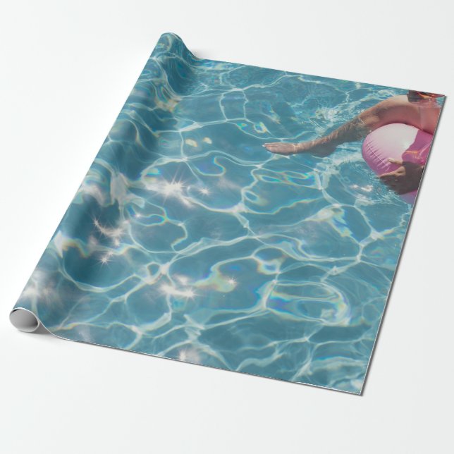 Papel De Presente Pessoa na piscina de natação (Desenrolado)
