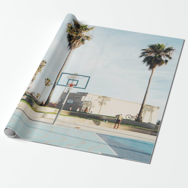 Papel De Presente Pessoas fora do campo de basquetebol externo (Desenrolado)