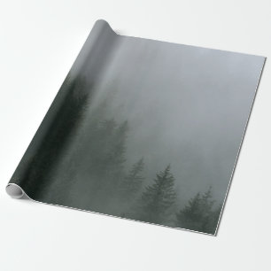 PAPEL DE PRESENTE PINOS VERDES COBERTOS POR NEVE