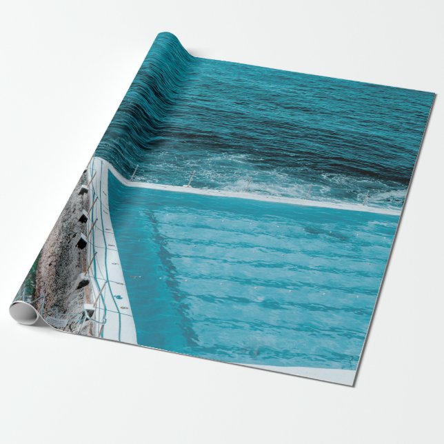 Papel De Presente Piscina perto do mar (Desenrolado)