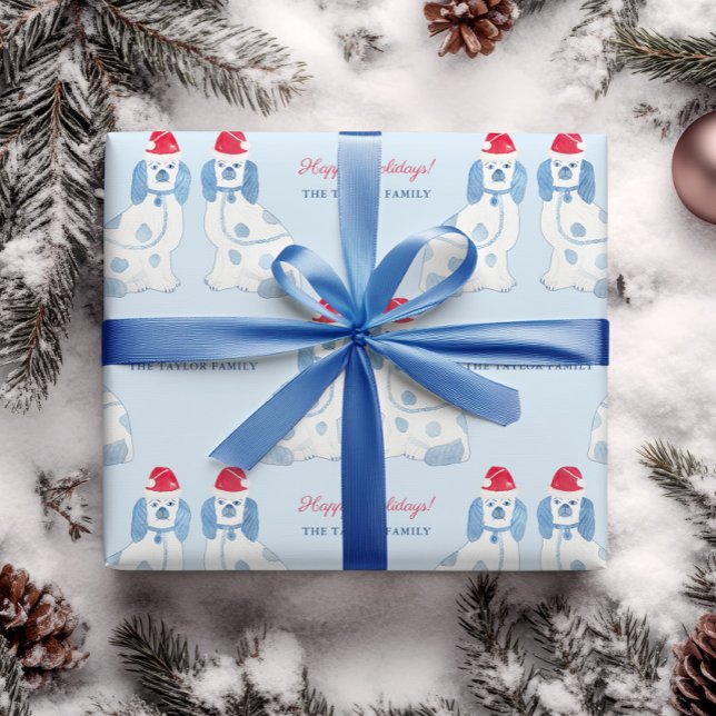 Papel De Presente Preppy Blue E White Staffordshire - Natal (Blue and white chinoiserie staffordshire pottery dogs with Santa hats Christmas wrapping paper)