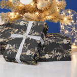 Papel De Presente Presente de Férias de Marfim Dourada e Moody<br><div class="desc">Este elegante papel de embrulho apresenta florais de marfim de marfim. Perfeito para o feriado,  aniversários ou qualquer evento!</div>