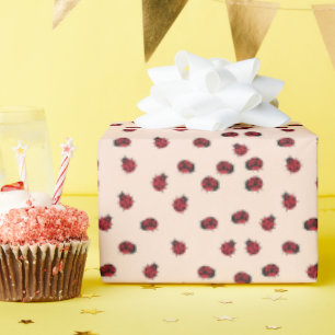 Papel De Presente Presente de padrão Ladybug rosa