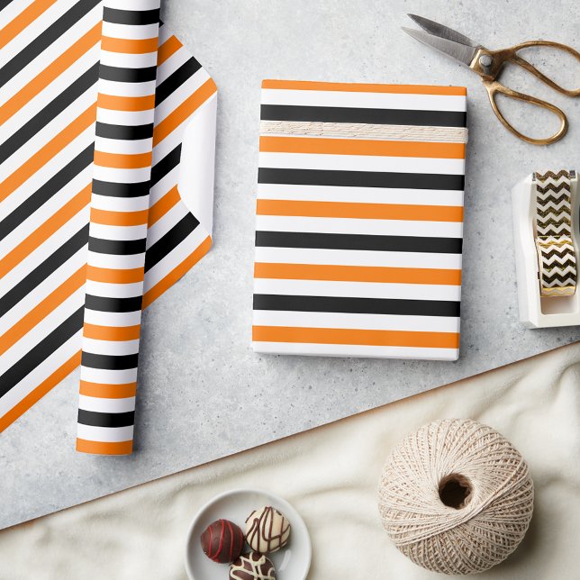 Papel De Presente Presente Padrão de Stripes Laranja Pretas do Hallo (Halloween Black White Orange Stripes Pattern Gift Wrapping Paper)