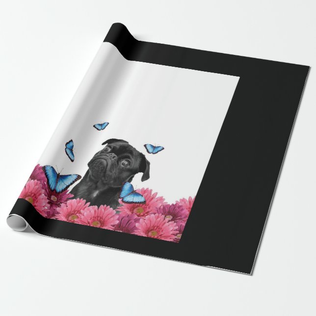 Papel De Presente Pug Preto Com Borboletas Azuis E Gerberas (Desenrolado)