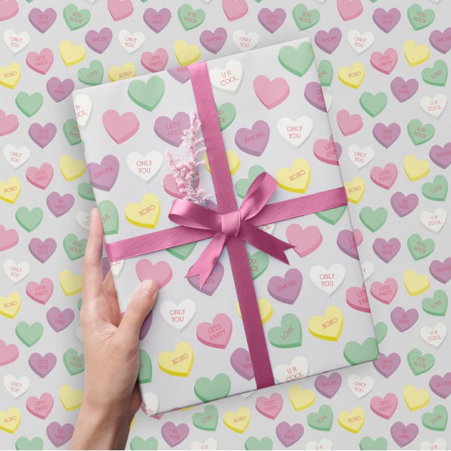Papel De Presente Quebra de Presente Personalizada de Conversa em Pa (cute pattern of Valentine's Day gift wrap pastel conversation hearts with custom personalized text)