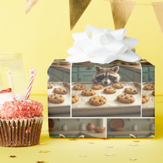 Papel De Presente Raccoon Olhando Cookies De Chip De Chocolate (Festa de aniversário)