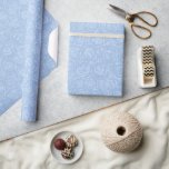 Papel De Presente Rosa Azul Claro Modelo de Padrão Invisível<br><div class="desc">Crie seu próprio papel de embrulho rosa azul-claro elegante em um belo e único modelo DIY. O trabalho de arte floral original de Raphaela Wilson apresenta um padrão sem descontinuidades luxuoso de rosas criados de suas flores de aquarela vetorizadas. Este papel de embrulho de modelo é ideal para muitas ocasiões,...</div>