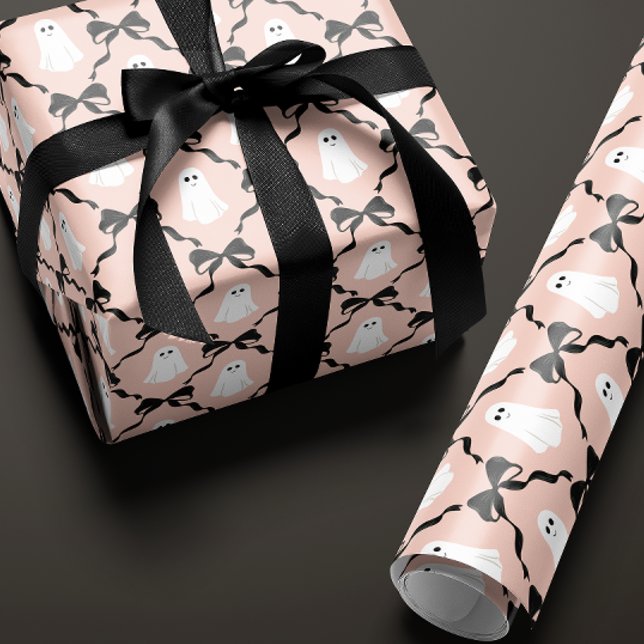 Papel De Presente Rosa Doce Fantasmas e Laços Pretos Halloween (light pink Halloween gift wrapping paper with a cute smiling ghost and black bow diamonds)