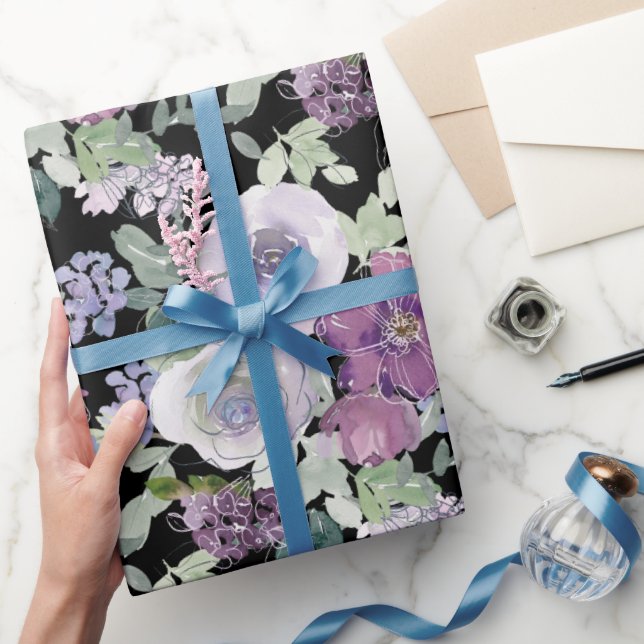 Papel De Presente Rosa Floral Branco Roxo Fundo Preto (Presentear)