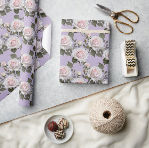 Papel De Presente Rosas Brancas Macias e Rosa Bege em Lavanda Fumê