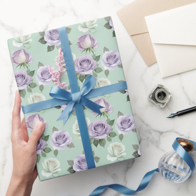 Papel De Presente Rosas Lilás Suaves E Brancas Com Efeitos De Aquare (Presentear)