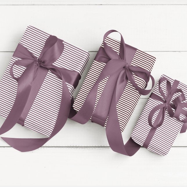 Papel De Presente Roxo Elegante, Estimulado (Elegant Thin Striped Wrapping Paper with Purple and White Lines. Gift Wrap with Chic Fall Color.)