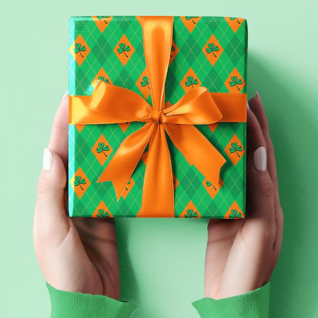 Papel De Presente Rua de Trevo Verde, Pequena Argyle. (Lucky Clover Irish Small Argyle Pattern Wrapping Paper. Green & Orange Diamonds. Yellow Dotted Line.)