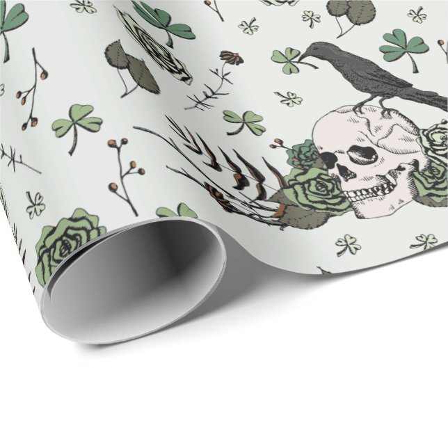 Papel De Presente Ruas irlandesas: Folhas do Dia de Patricks e Clove (Ponta do rolo)