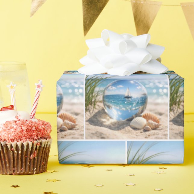 Papel De Presente Sailboat Reflection In Glass Sphere (Festa de aniversário)