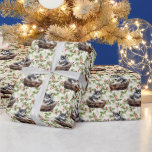 Papel De Presente Siberian Husky Puppy na Basket Christmas Holly<br><div class="desc">Um adorável cachorrinho Siberiano deitado em um cesto mais vime é a característica do padrão neste papel de embrulho de presente de Natal. O retrato é colocado sobre um fundo de folhas verdes,  sagradas e bagas vermelhas. Perfeito para qualquer amante de Cachorro Rouco durante a época de Natal.</div>
