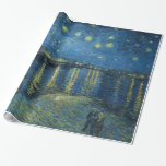 Papel De Presente Starry Night Over the Rhone Vincent van Gogh<br><div class="desc">Starry Night Over The Rhone foi pintado em 1888 por Vincent Van Gogh (óleo na canvas). A pintura capturou a noite ao redor do Rio Rhone. O desafio de pintar à noite fascinou van Gogh e, ao pintar a Noite Estrelada sobre o Ródano, escolheu um ponto de vantagem que lhe...</div>