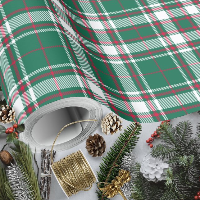 Papel De Presente Tartan - Branco Verde e Vermelho (Tartan - Green White and Red Wrapping Paper Rolls by Leapfroglisics Shop)