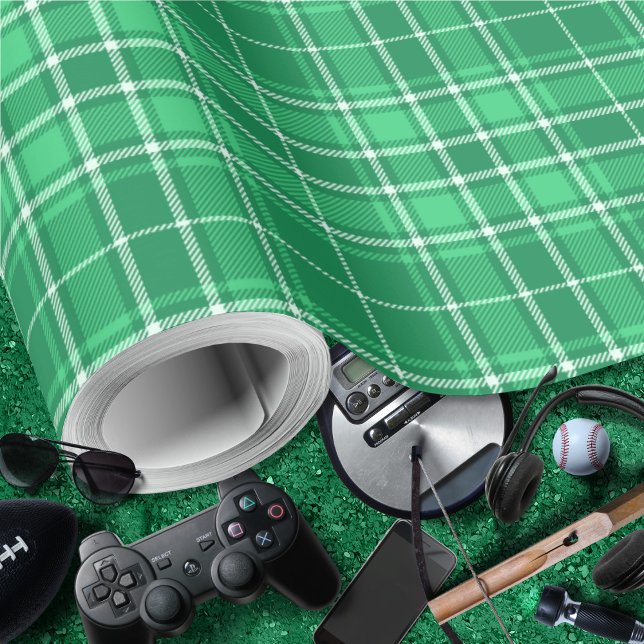 Papel De Presente Tartan - Verde escuro vibrante a verde claro (Tartan - Vibrant Dark Green to Light Green Wrapping Paper by Leapfroglisics Shop)