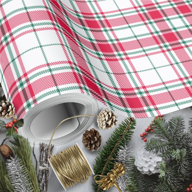 Papel De Presente Tartan - Vermelho Branco e Verde (Tartan - White Red and Green Wrapping Paper by Leapfroglisics Shop)