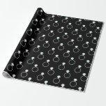 Papel De Presente Teste padrão do anel de diamante - preto<br><div class="desc">Papel de envolvimento preto com um teste padrão dos aneis de diamante. Aperfeiçoe para casamentos,  celebrações do noivado,  e chás de panela!</div>