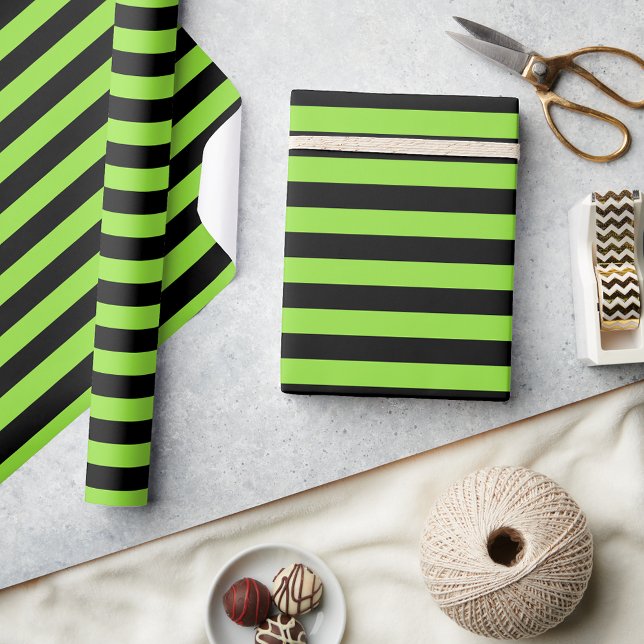 Papel De Presente Texto Personalizado de Aniversário do Dia das Brux (Halloween Black Green Stripes Birthday Custom Text Wrapping Paper)
