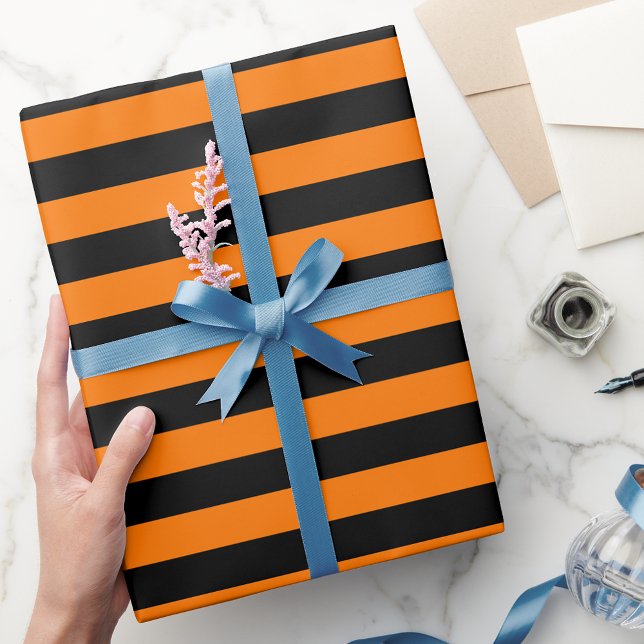 Papel De Presente Texto Personalizado de Aniversário Preto do Dia da (Modern Halloween Black Orange Birthday Custom Text Wrapping Paper)