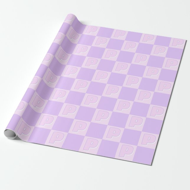 Papel De Presente Trendy Purple Monogram Initial Checkerboard (Desenrolado)