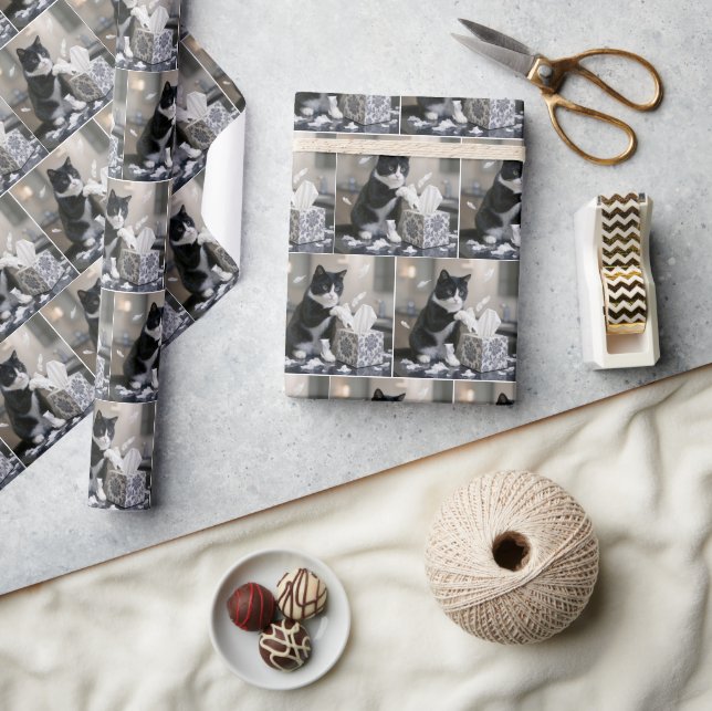 Papel De Presente Tuxedo Cat Playing with a Tissue Box (Artesanato)